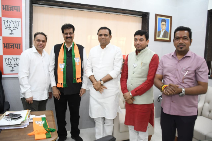 NBMarathi_Dharmesh_Vyas_Joins_BJP