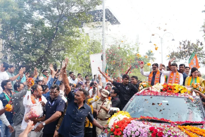 devendra-fadnavis-amravati-road-show